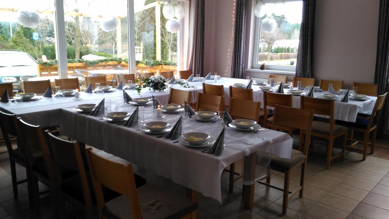 Pokoje Goscinne Przylesie Łobez Esterno foto