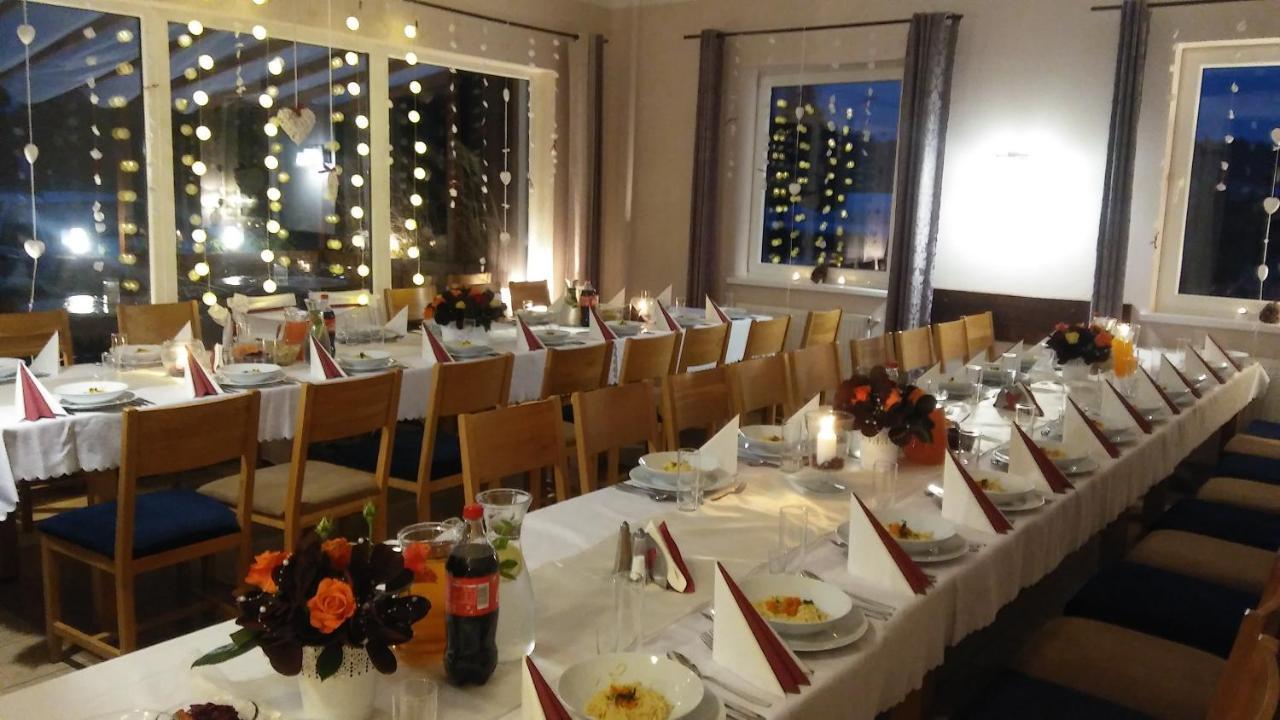 Pokoje Goscinne Przylesie Łobez Esterno foto